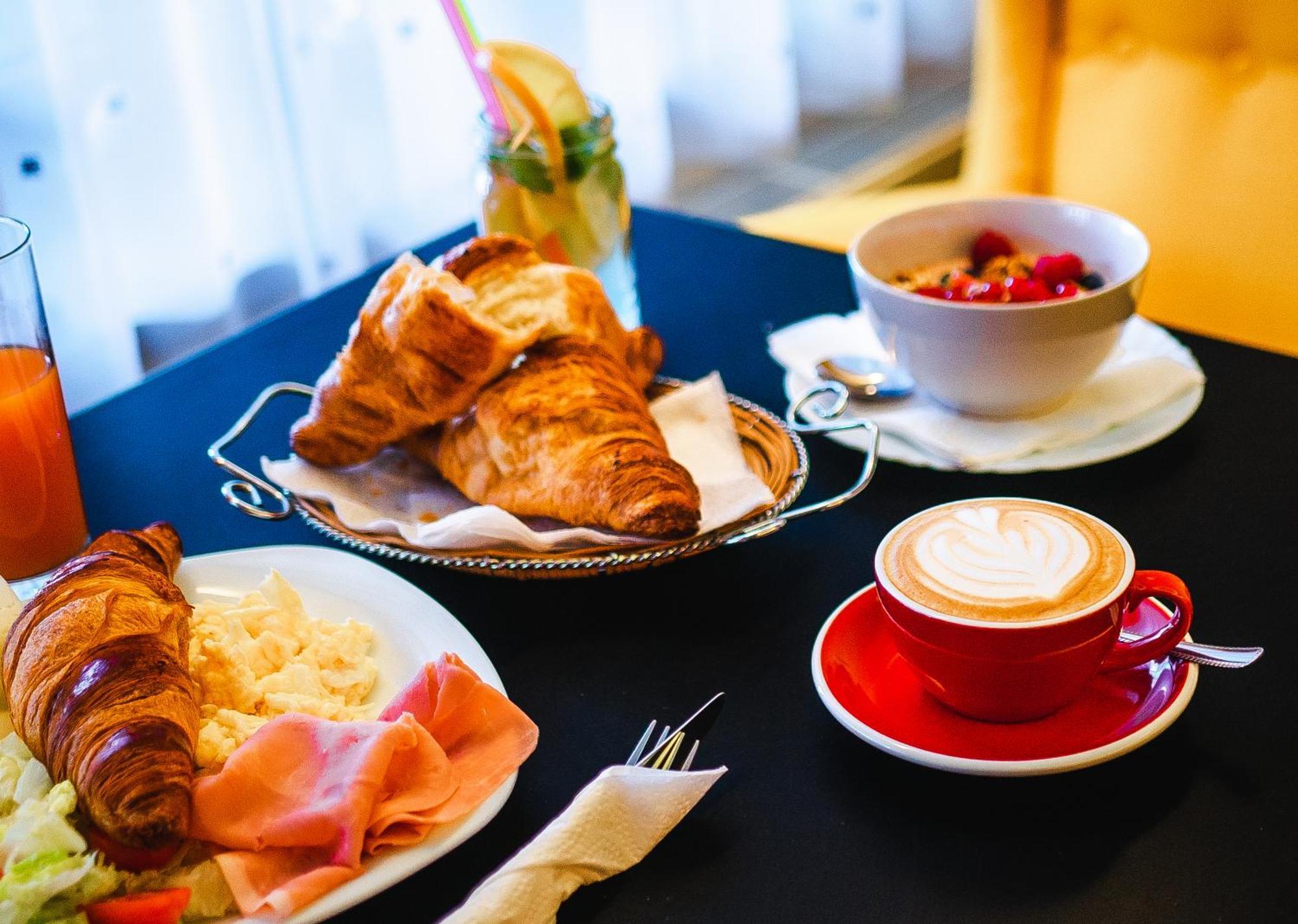 فندق Aerocafe بارتيزانسكى المظهر الخارجي الصورة