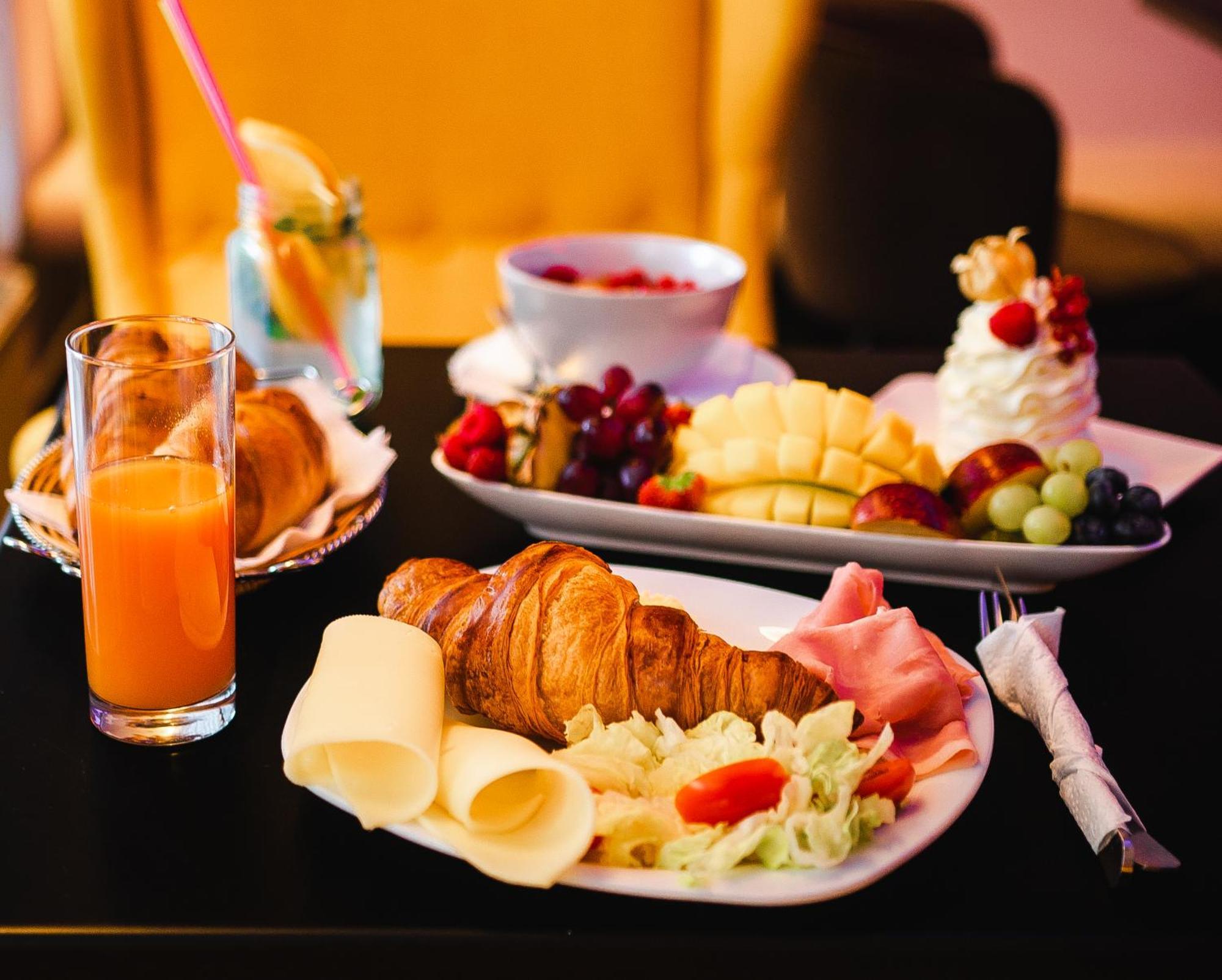 فندق Aerocafe بارتيزانسكى المظهر الخارجي الصورة