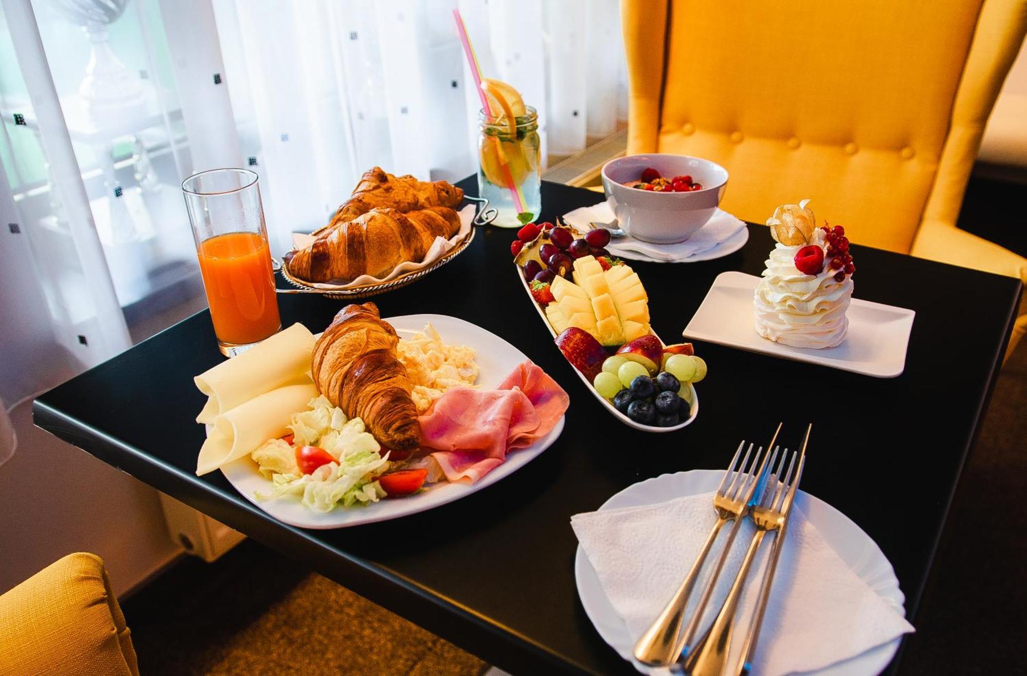 فندق Aerocafe بارتيزانسكى المظهر الخارجي الصورة